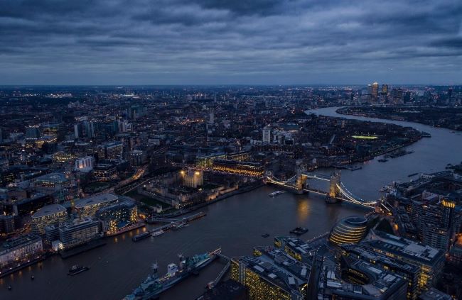 London Love: Navigating the Diverse World of Women in the British Capital